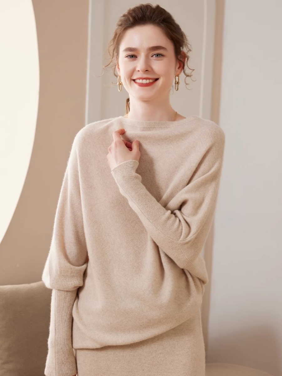 Soft knit cashmere off-shoulder narrow-sleeved sweater