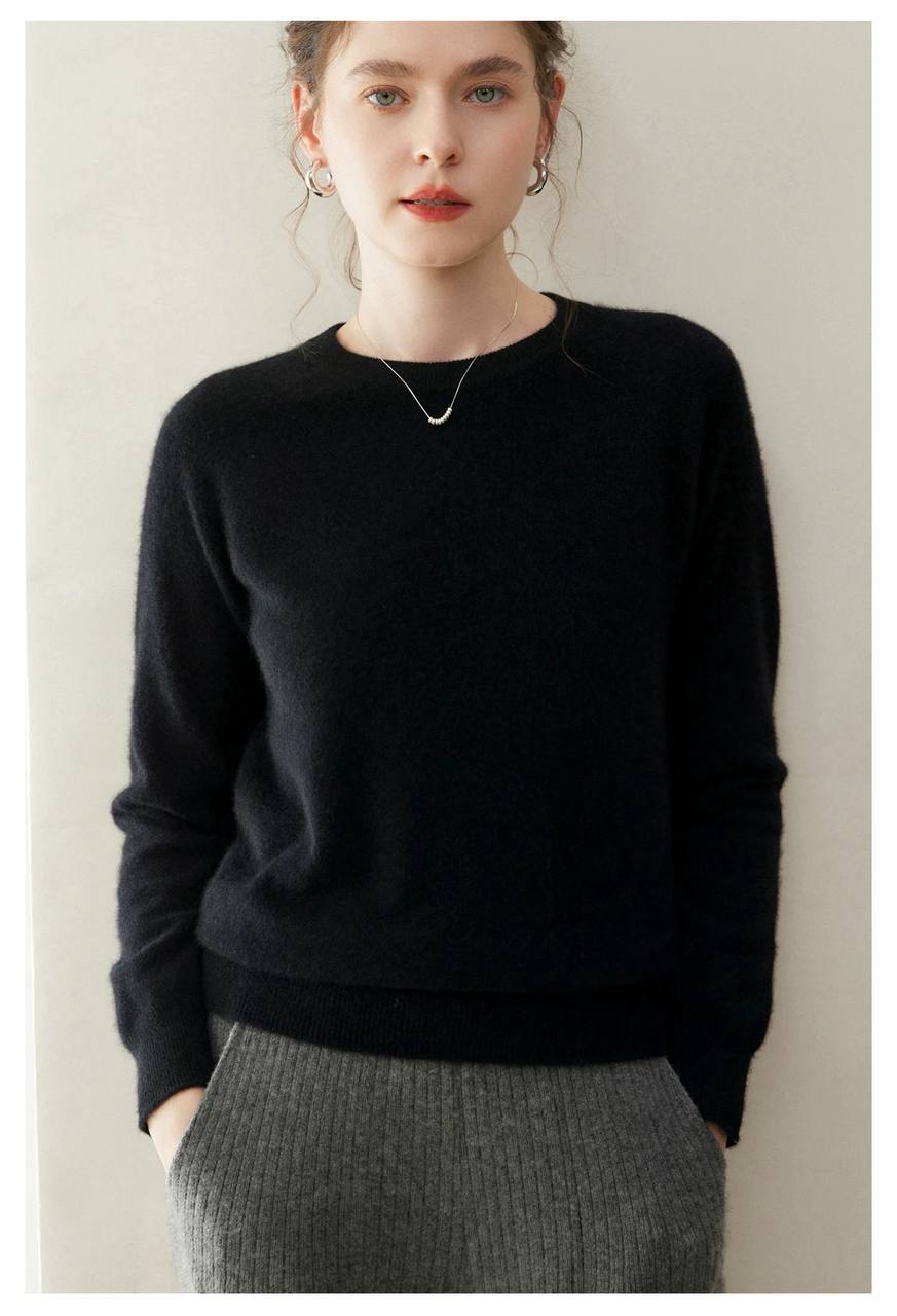 Soft knit cashmere low-neck sweater